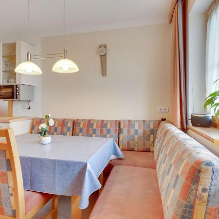 Quaint Apartment In Hainzenberg Near Horbergbahn Exterior foto
